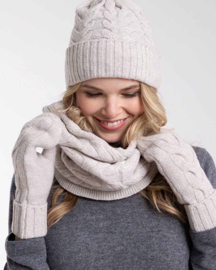 Merino Chunky Cable Hat w Rib Cuff