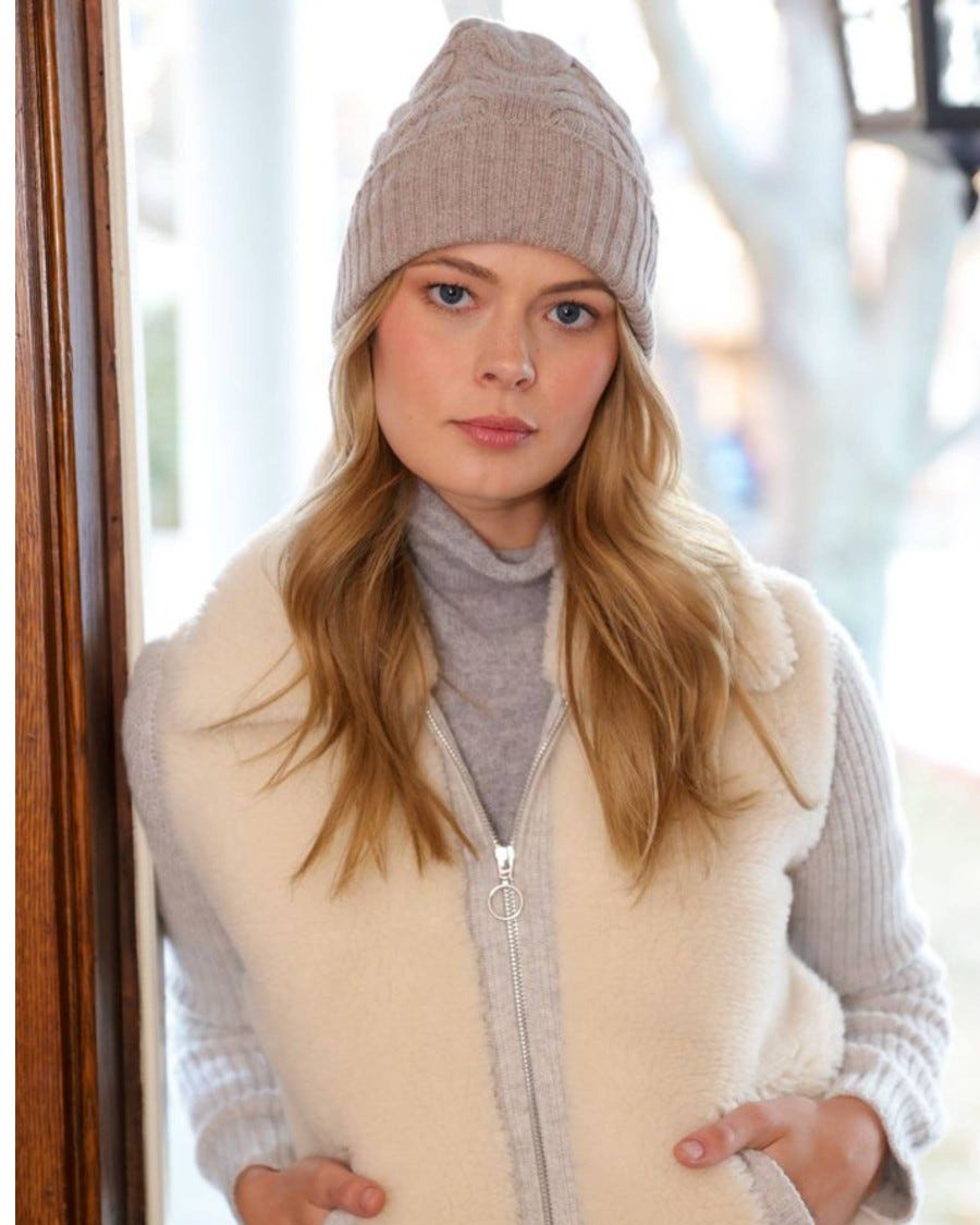 Women's 100% Merino Wool Chunky Cable Hat